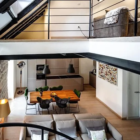 Daire Old Town Luxury House *