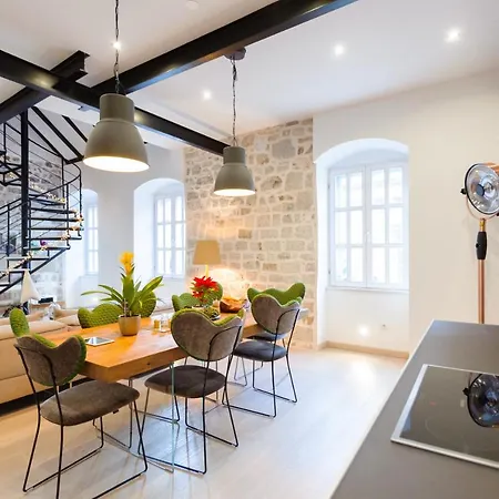 아파트 Old Town Luxury House